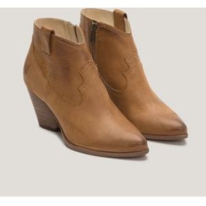Frye reina bootie buffed nubuck in camel 7.5 New I